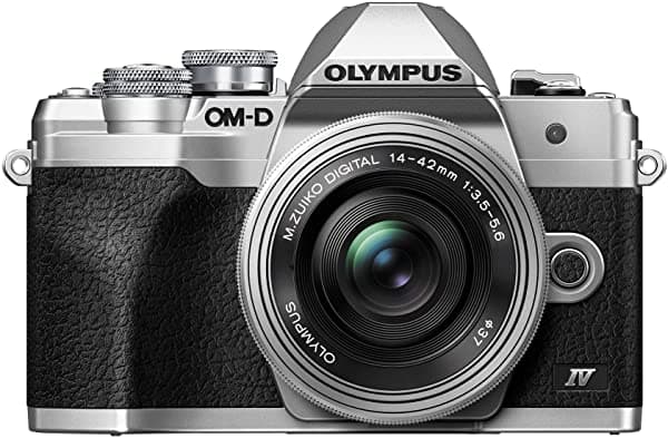 OLYMPUS OM SYSTEM E-M10 Mark IV Silver Cámara Micro Four Thirds 20MP con Lente 14-42mm F3.5-5.6 EZ Estabilización 5 Ejes 4K Wi-Fi V207132SU000