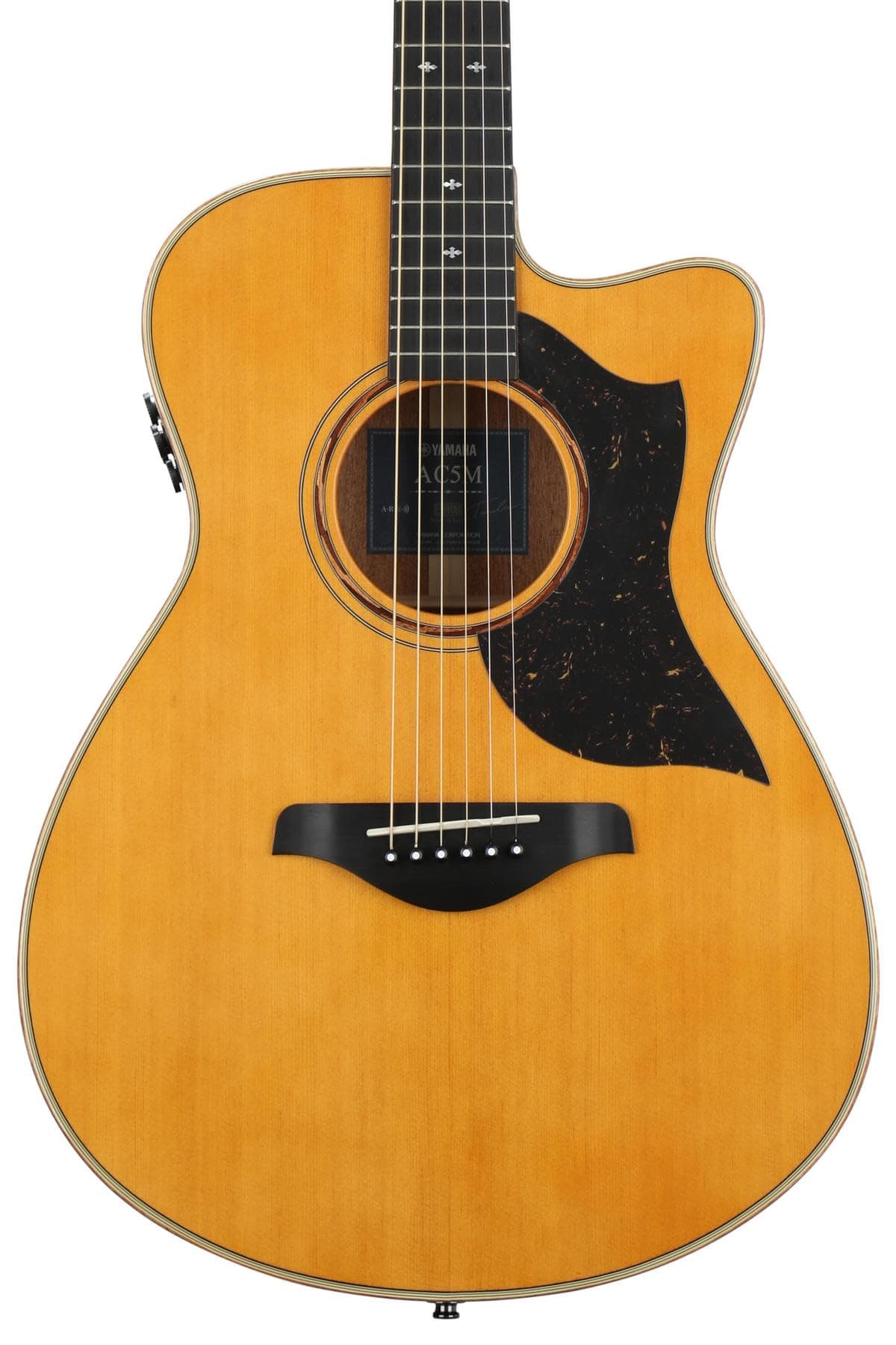 Yamaha AC5M ARE Guitarra Electroacústica Concert Cutaway - Vintage Natural, madera maciza, preamp SRT2, acabado A.R.E.