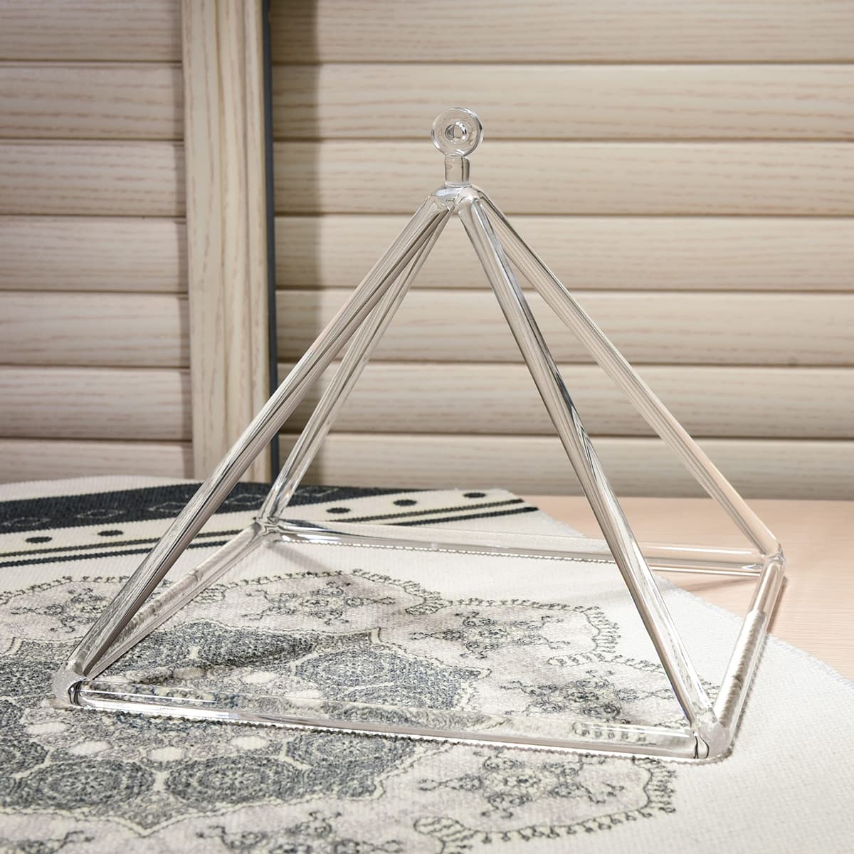 TOPFUND Clear Crystal Singing Pyramid 20" - Pirámide de Cuarzo Transparente para Terapia de Sonido con Mazo de Gamuza de Cuarzo Clear Crystal Singing Pyramid 20 inch