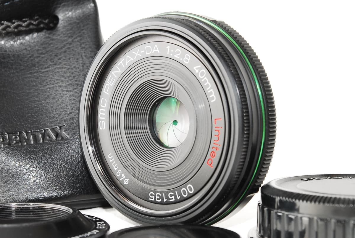Pentax DA 2.8/40 Limited Edition 21550 Lente Prime Pancake Internacional Sin Garantía Para Cámaras Pentax K Mount APS-C