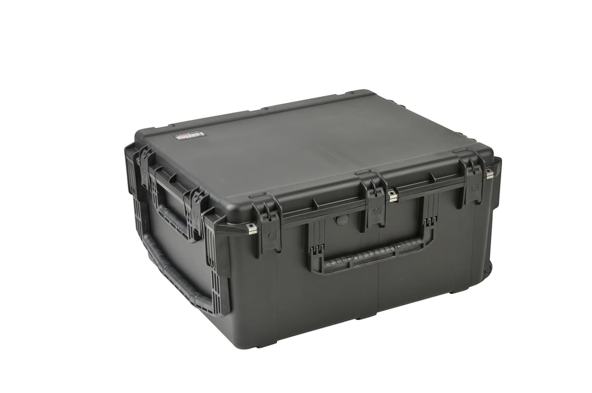 SKB iSeries 3I-3026-15BE estuche rígido impermeable con ruedas, 30.5x26x15", negro, vacío