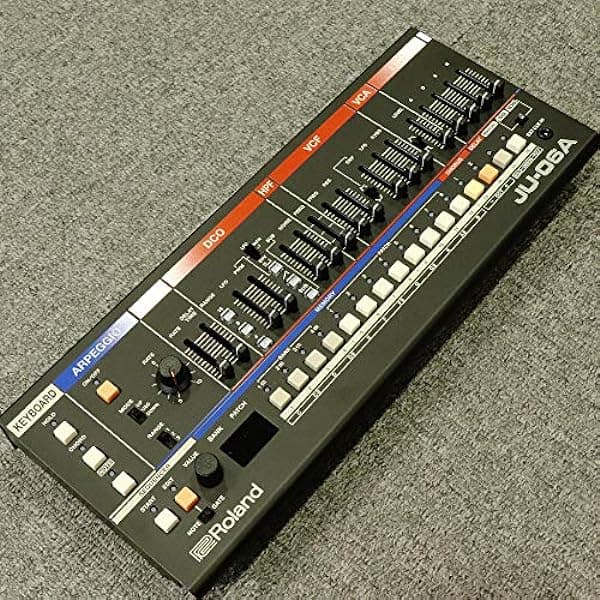 Roland Módulo de sonido sintetizador JU-06A con cable MIDI de 5 pies y paño de audio Pitbull