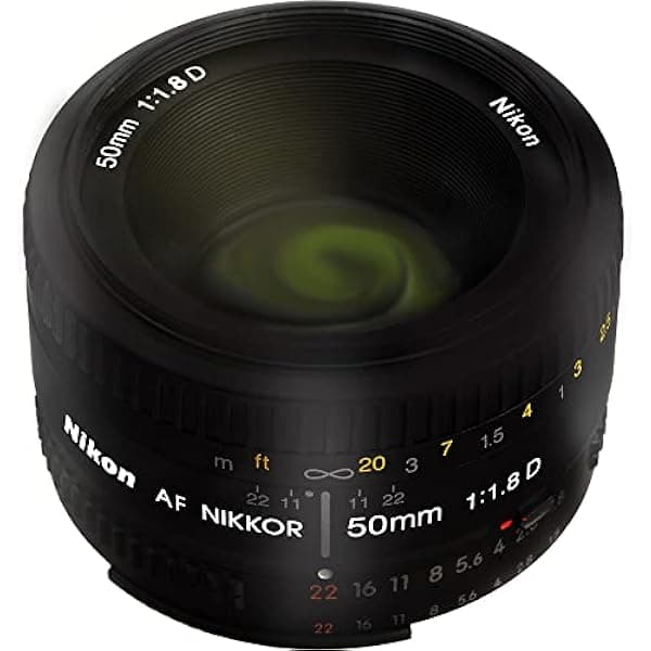 Nikon AF FX NIKKOR 50mm f/1.8D Lente con Enfoque Automático para Cámaras Nikon DSLR (Reacondicionado) FBA_2137