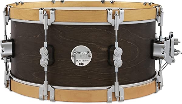Pacific Drums & Percussion PDP - Tambor clásico de satén de nogal de 6.5 x 14 con aros de madera natural PDCC6514SSWN