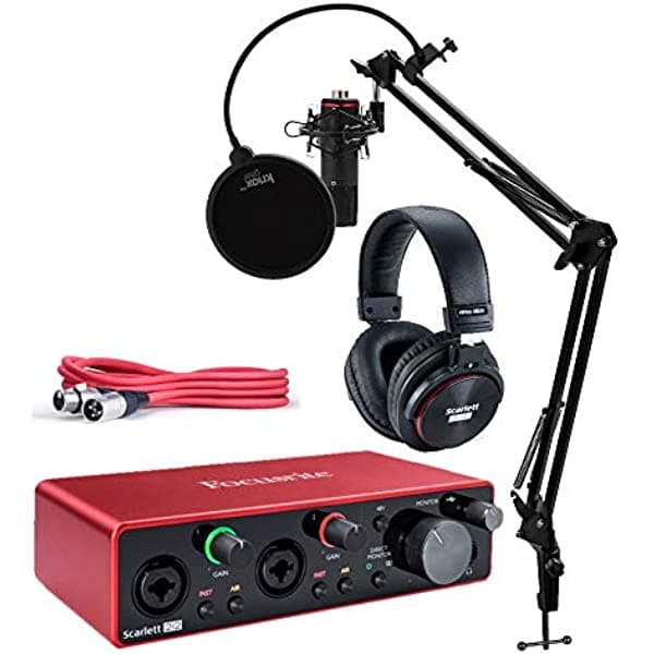 Focusrite Scarlett 2i2 Studio 3rd Gen Paquete de Interfaz de Audio USB con Brazo Articulado para Micrófono de Escritorio, Montura Antivibraciones para Micrófonos de 44-47mm y Filtro Anti-Pop (4 Artículos) 2I2-STU-3G_K1
