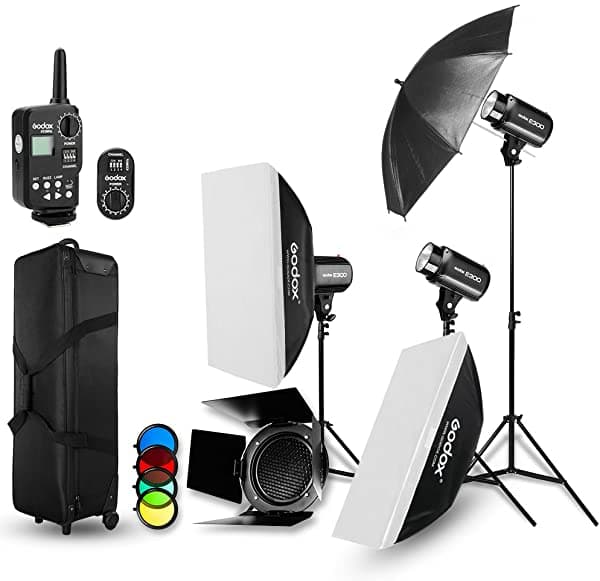 Godox E300 3PCS Kit de Luces Flash Estudio 300W con FT-16, Paragüas, Soft Box, Soportes, Puertas, Triggers y Caja de Transporte
