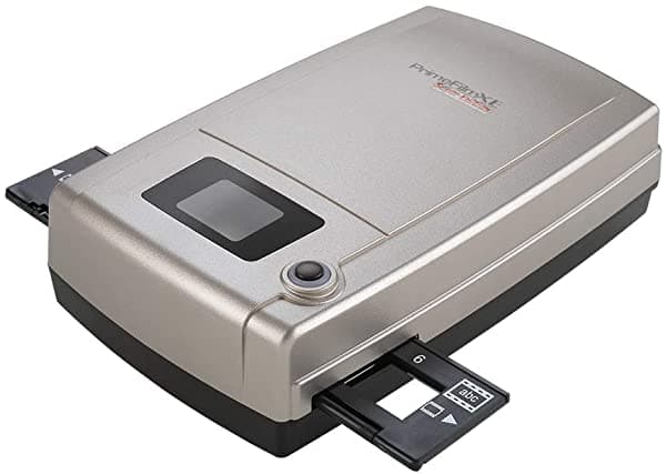 Escáner De Película Pacific Image Primefilm Xes. Escáner De Película Y Diapositivas De 1.378 In. Escaneo Manual De Película Y Diapositivas. Salida De 10000 Dpi/48 Bits. Rango Dinámico De 3.9. Mac/Pc. PF XEs