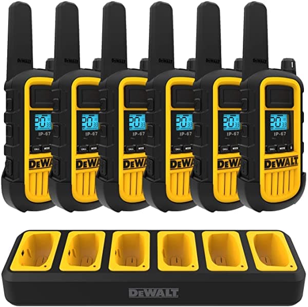 DEWALT DXFRS800 Handies de 2 vatios de servicio pesado - Resistente al agua y a golpes, largo alcance y recargables con VOX (6 unidades con cargador múltiple) (DXFRS800-BCH6)