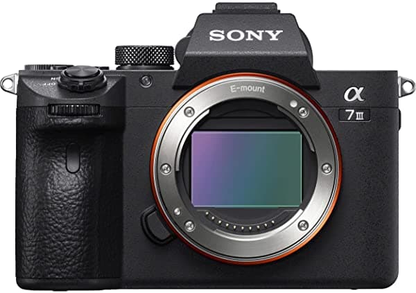 Sony a7 III Cámara Sin Espejo Full Frame con Lente Intercambiable, pantalla LCD de 3 pulgadas, solo cuerpo, color negro ILCE7M3/B