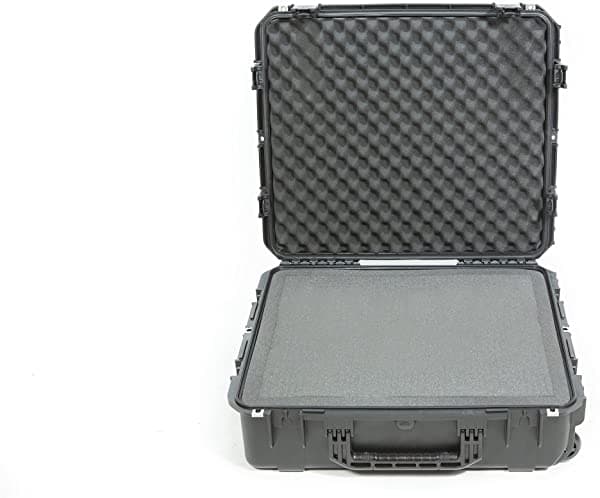 SKB 3I-2421-7BC iSeries 24" x 21" x 7" - Espuma Pre-cortada con Ruedas, Negro