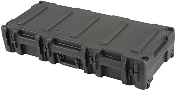 Skb 3R4417-8B-Ew Roto Moldeado 44 X 17 1 2 X 8 Pulgadas Case Impermeable Tsa Cierras Y Ruedas
