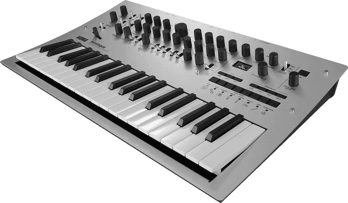 Korg Minilogue. Sintetizador Analógico De 4-Voces Polifónico Con Pre Sintonías.