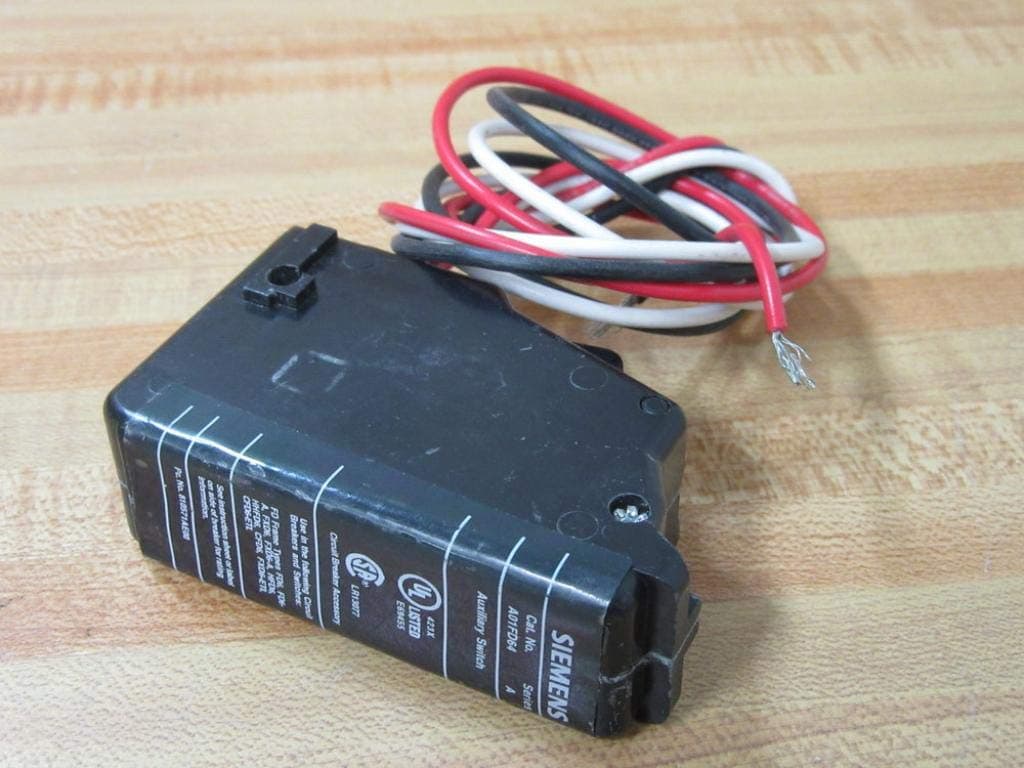 SIEMENS A01FD64 Breaker FD 480VAC Interruptor Auxiliar Accesorio, Negro
