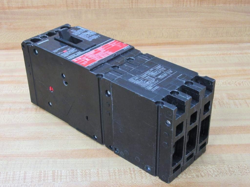 Siemens CED63B030 - Interruptor Termomagnético (Breaker) ITE/Gould, 3 Polos, 600VAC, 30A, Línea CED, Código CED63B030