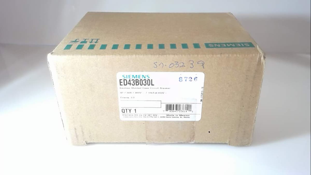 SIEMENS ED4 ED43B030L Interruptor Termomagnético 3P 480V 30A Tipo Lug, Negro, Breaker