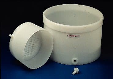 SP Scienceware SP Bel-Art embudo Buchner polyethylene 10.25" I.D. x 8" H con placa fija porosidad gruesa 146200000