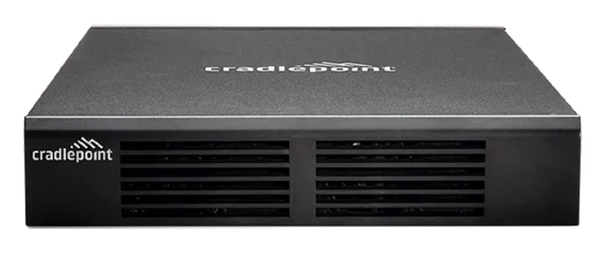 Cradlepoint CR4250 Router con PoE y plan NetCloud Essentials 1 año BD1-425P-00N