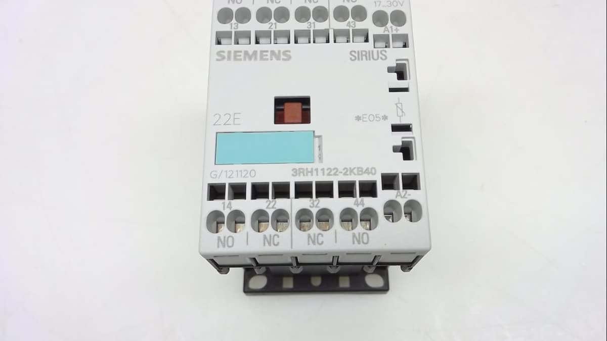 Siemens 3Rh1122-2Kb40 Relé de acoplamiento 2 NO + 2 NC, 24VDC