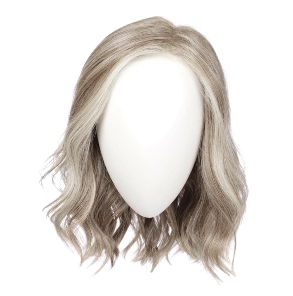 Hair u wear Raquel Welch Simmer Elite capas medias con base liviana anudada a mano, talla estándar - RL56/60 Silver