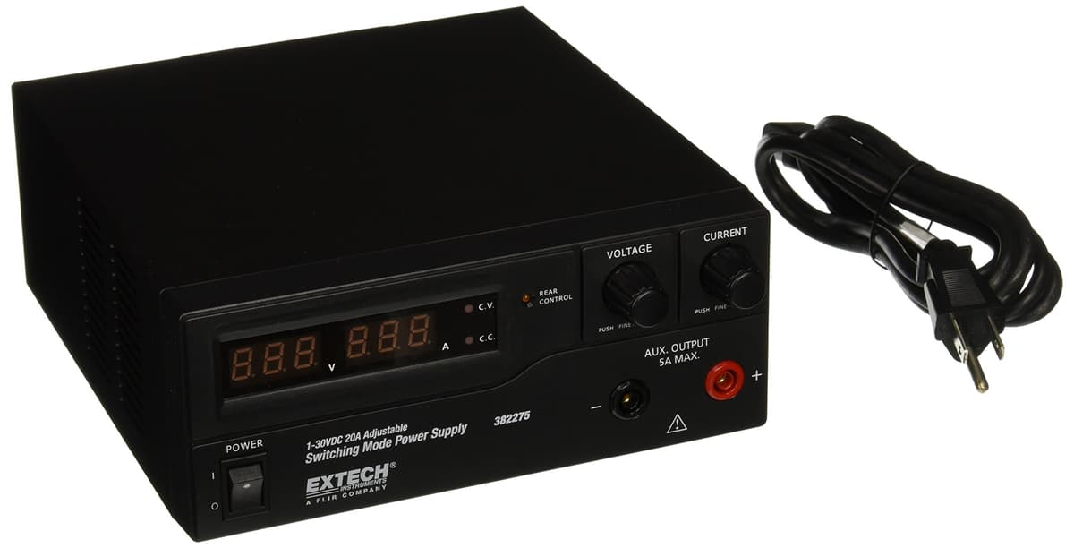 Extech 382275 Fuente de Poder DC Conmutada 600W