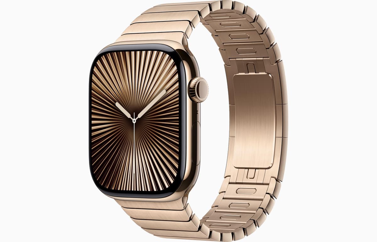 Apple Watch Series 10 [GPS, 42 mm] - Caja de Titanio Dorado con Brazalete de Eslabones Dorado (Reacondicionado) A3001