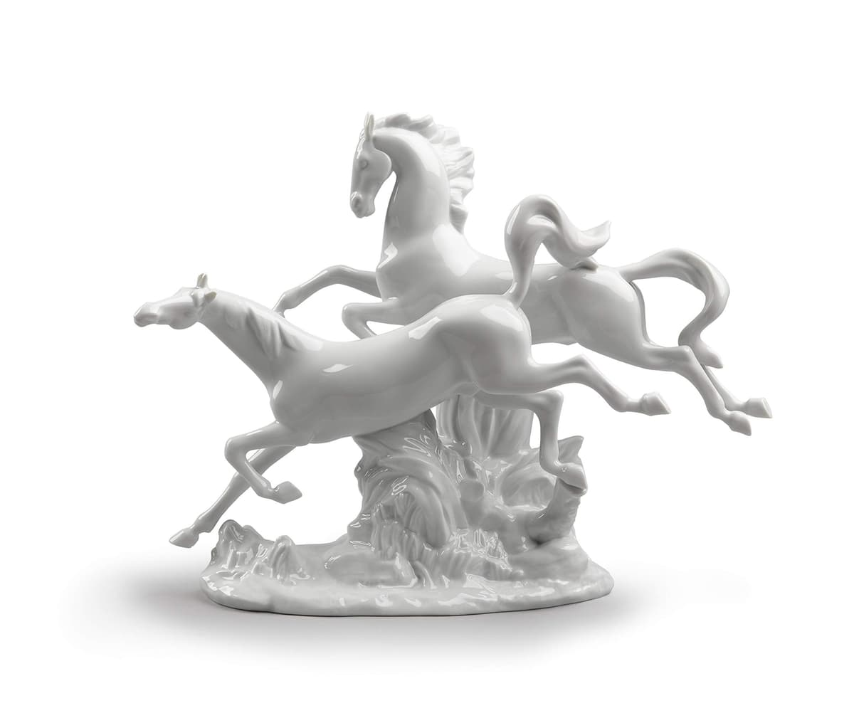 LLADRÓ Figura de caballos galopando en porcelana 1008682