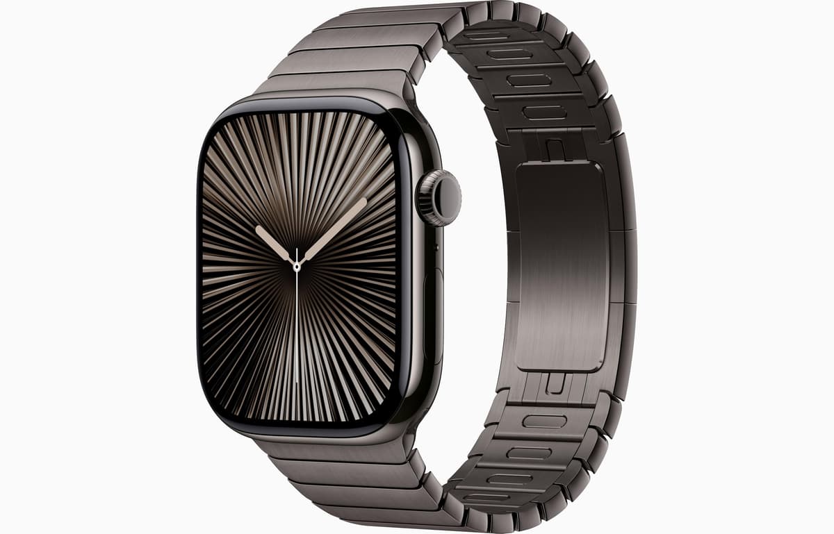Apple Watch Series 10 [GPS, 42 mm] - Caja de titanio pizarra con brazalete eslabón pizarra (Reacondicionado) A3001