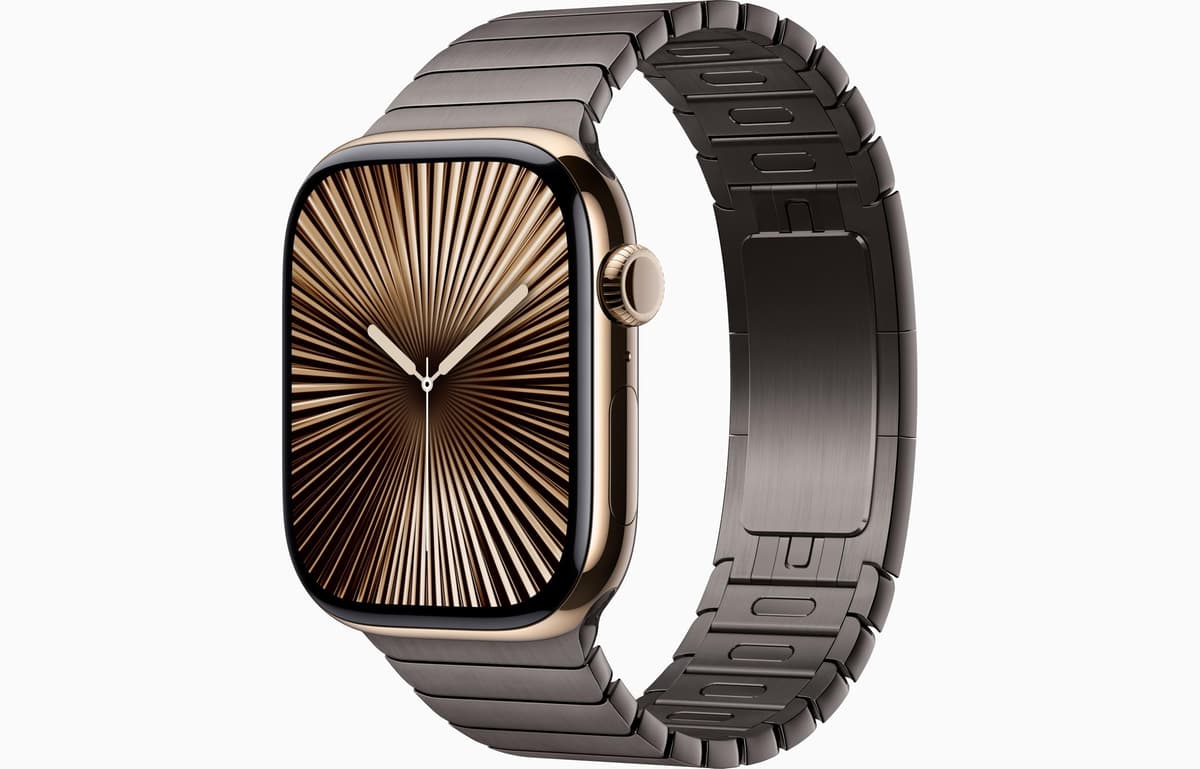 Apple Watch Series 10 [GPS + Cellular, 42 mm] - Caja de Titanio Dorado con Brazalete de Eslabones Pizarra (Reacondicionado) A3001