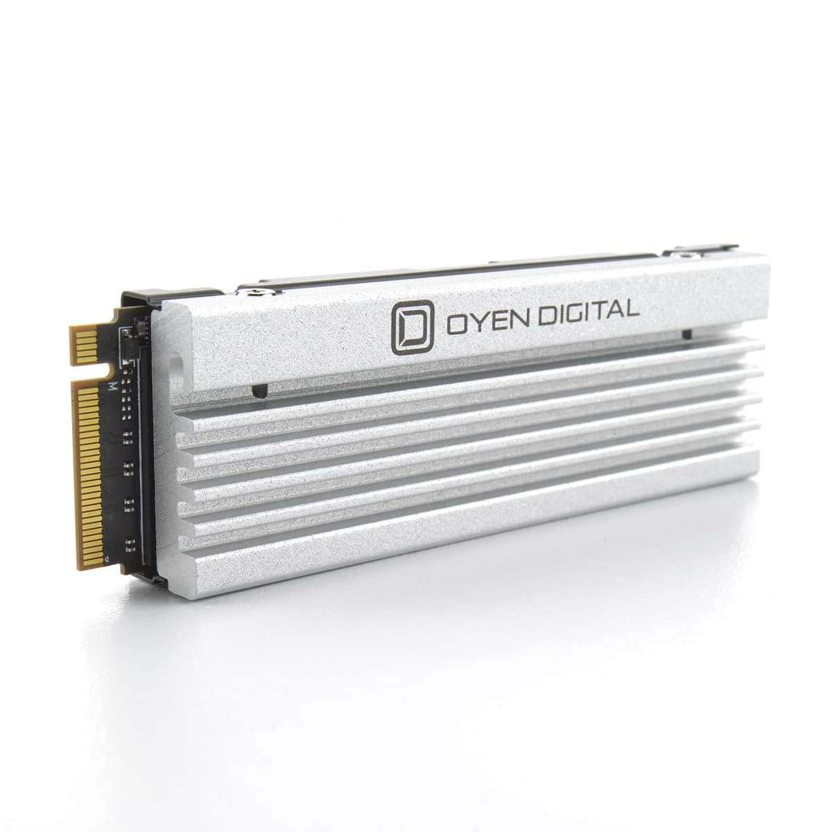 Oyen Digital Dash Pro SSD NVMe PCIe TLC NAND de 4TB con disipador, compatible con la ranura M.2 interna de PS5 de Sony PS5-4T-2280
