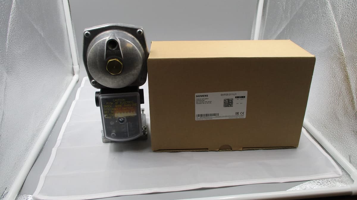 SIEMENS SKP25.011U1 Válvula Reguladora de Gas Nueva en Caja