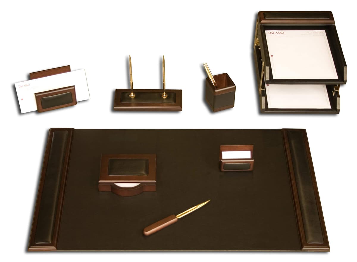 Set de escritorio Dacasso en nogal y cuero negro, 10 piezas, 34" x 20" D8420