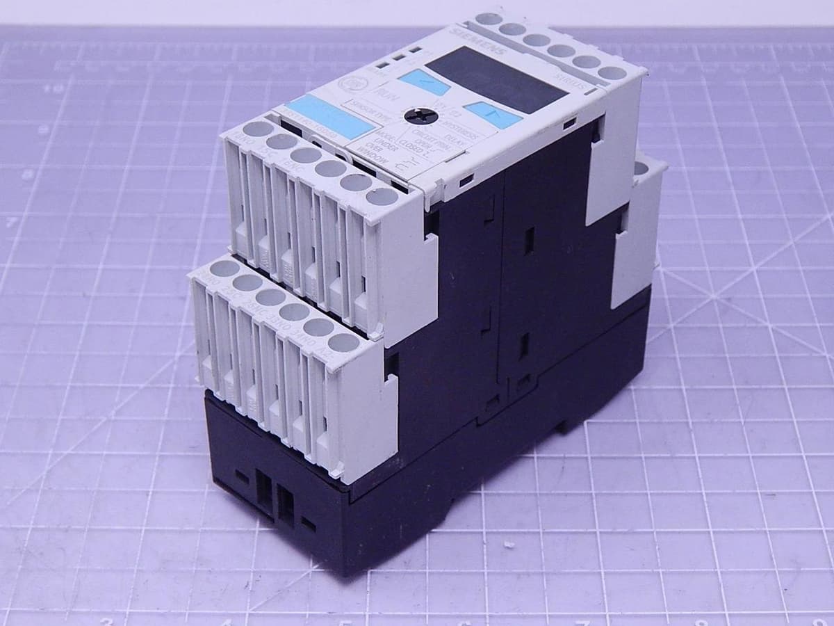 Siemens 3RS11401GD60 Relé de temperatura 24 V AC/DC, 2 x 1 NC + 1 NO, conexión por tornillo