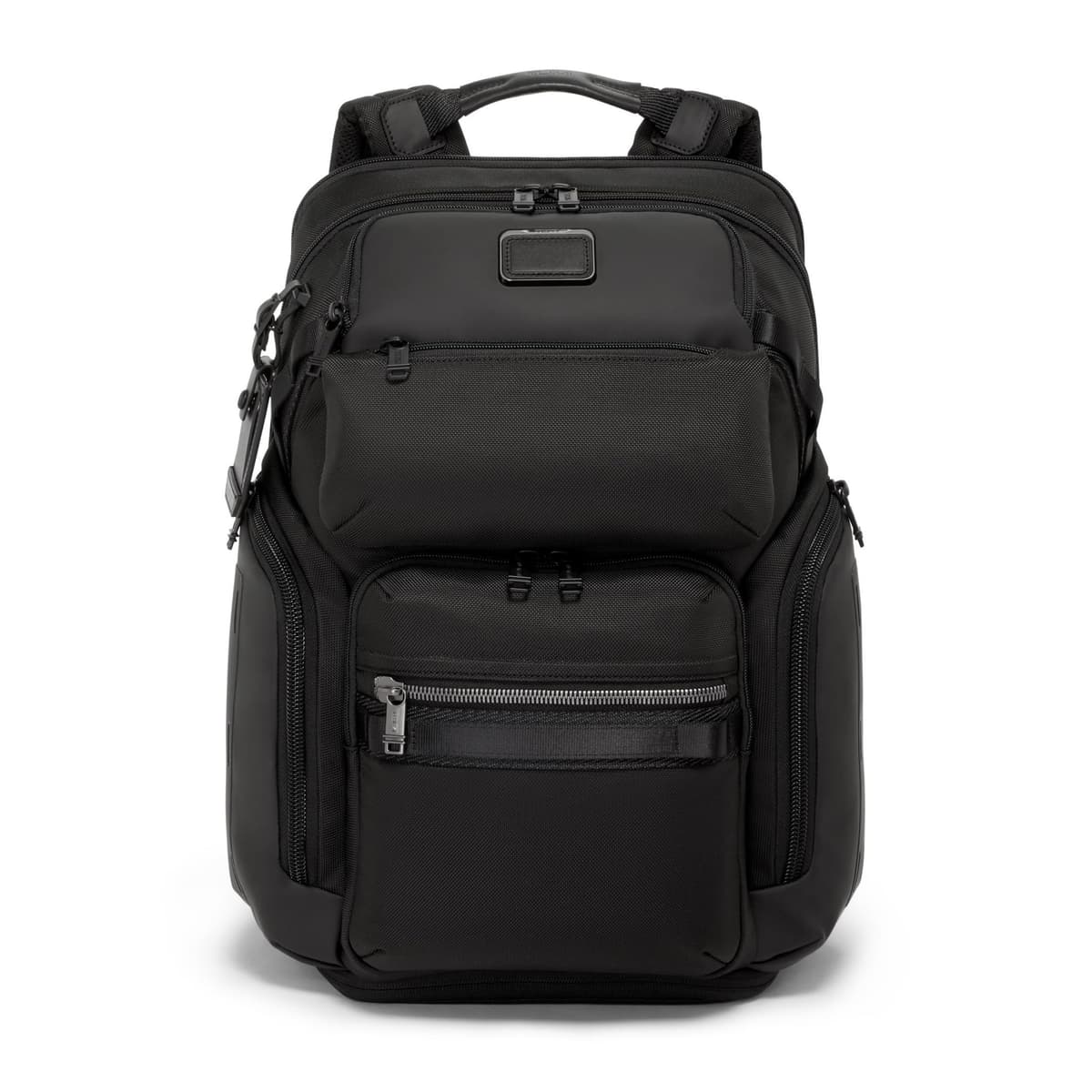 TUMI - Mochila Alpha Bravo Nomadic - Maleta de mano resistente para hombre - 18.8" x 15.0" x 9.0 - Compatible con laptop de hasta 15" - Negro 0232718D