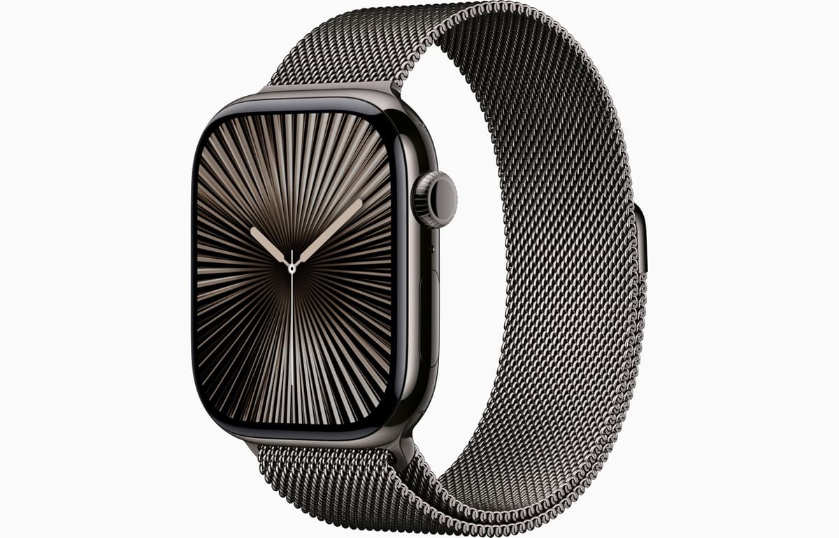 Apple Watch Series 10 [GPS + Cellular, 42 mm] - Caja de Titanio Pizarra con Correa Milanesa Pizarra, S/M (Reacondicionado) A3001