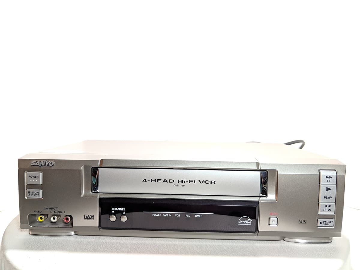 Sanyo VWM-710 VHS de 4 cabezas Hi-Fi estéreo VCR