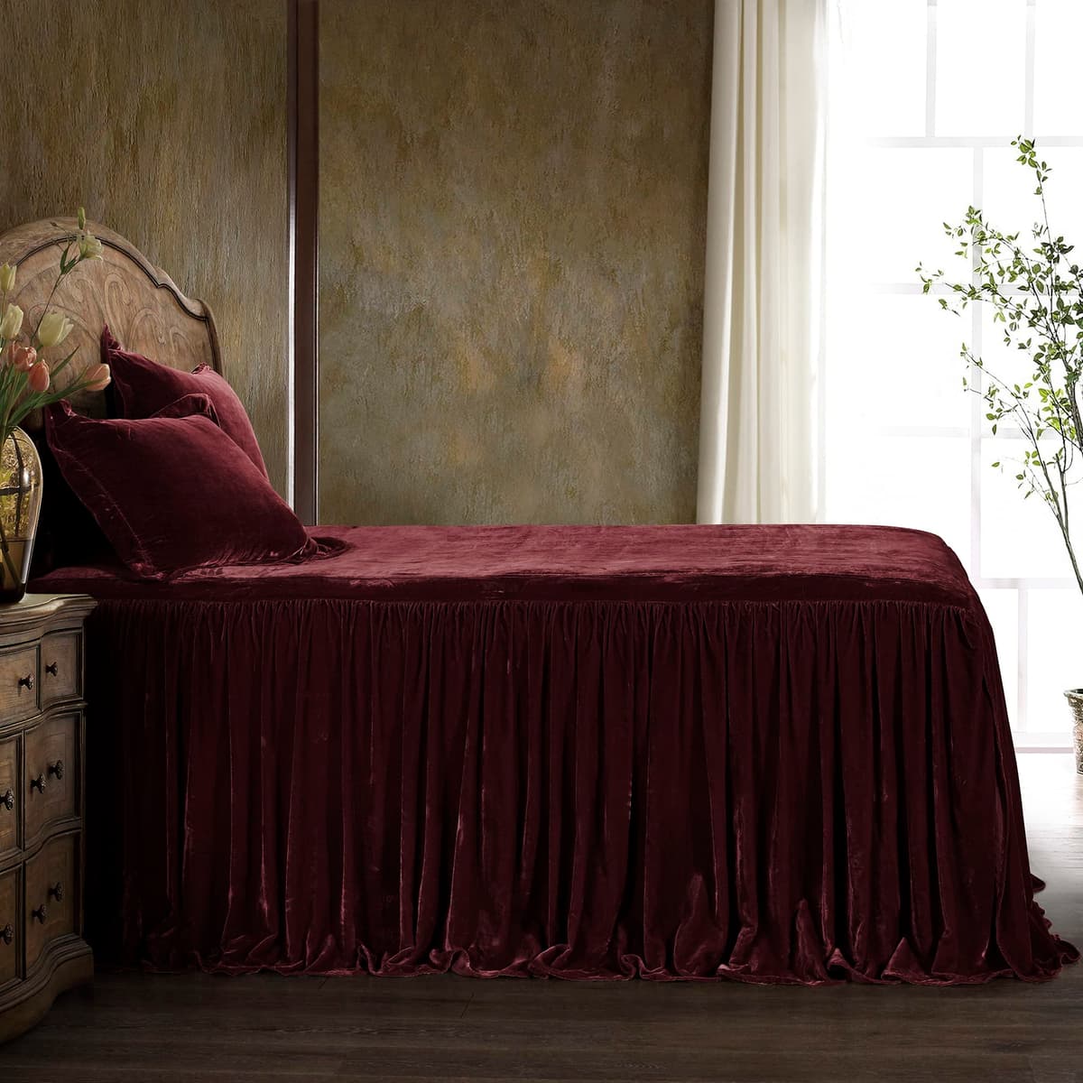 HiEnd Accents Stella - Juego de cubrecama con volantes 3 piezas para King, terciopelo sintético, Garnet Red FB6900-KG-RD