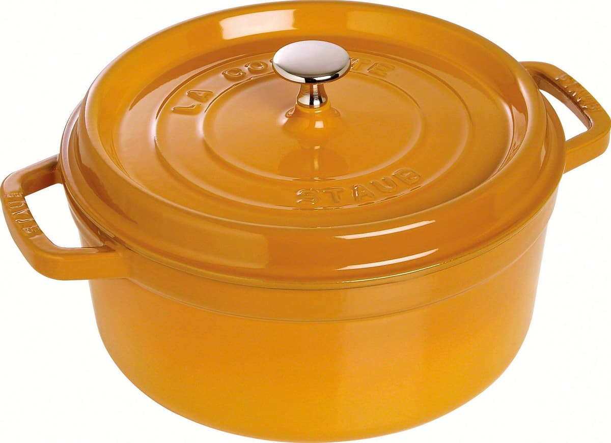 Cocotte Staub redonda 26 cm color mostaza, hierro fundido esmaltado 40510-647-0