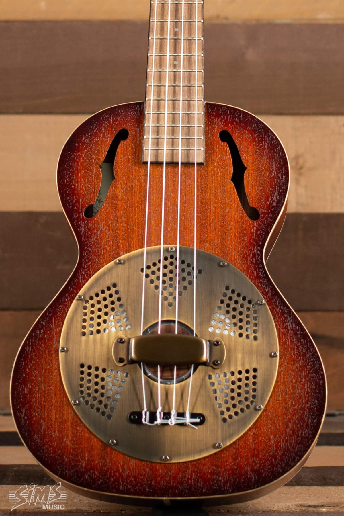 Kala KA-RES-BRS Ukelele tenor resonador con cubierta de latón