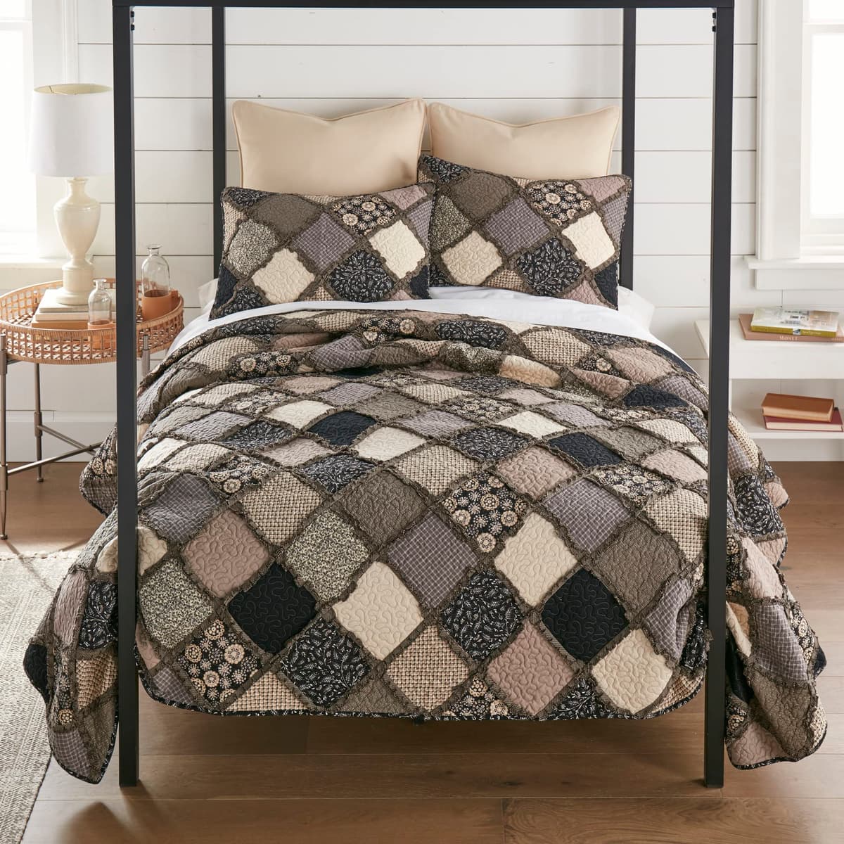 Donna Sharp Cotton King Bedding Set - Juego de Ropa de Cama King de 3 Piezas - Juego de Edredón Lexington Contemporary con Edredón King y Dos Fundas de Almohada King - Lavable a Máquina 25 Pieced Cotton Parent Product