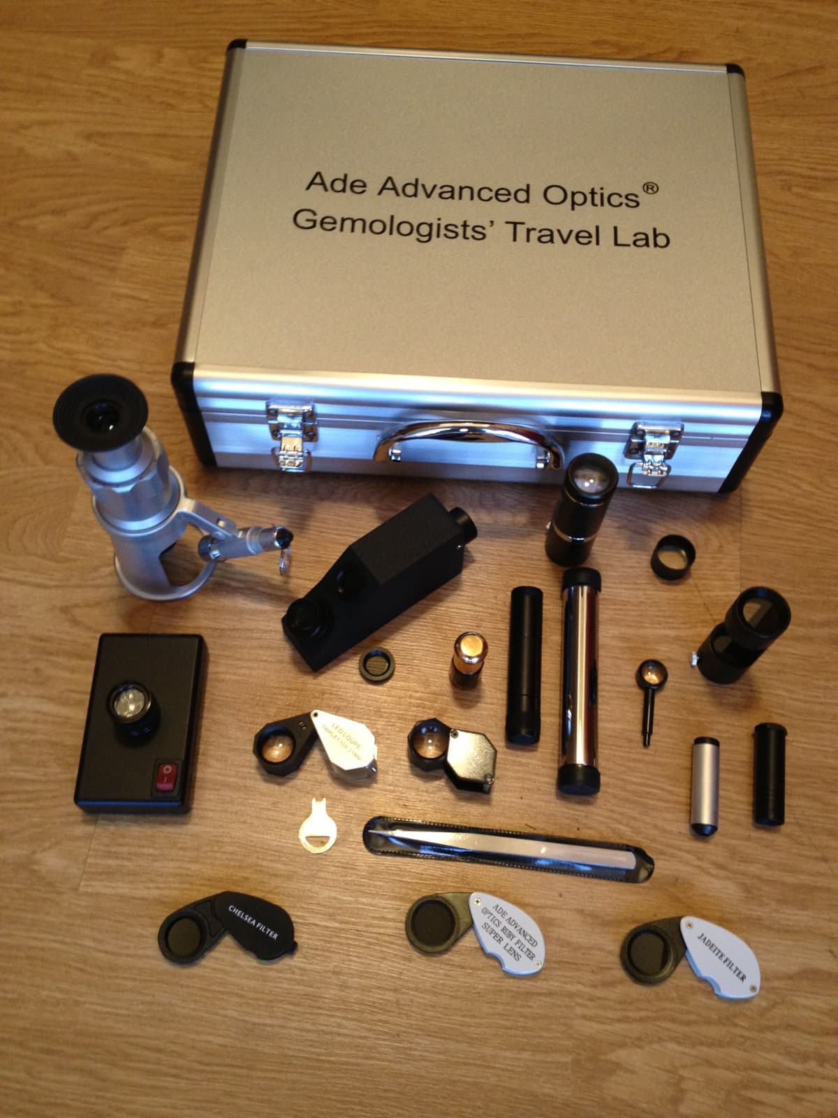 Maletín de laboratorio portátil para gemólogos Ade Advanced Optics LAB1