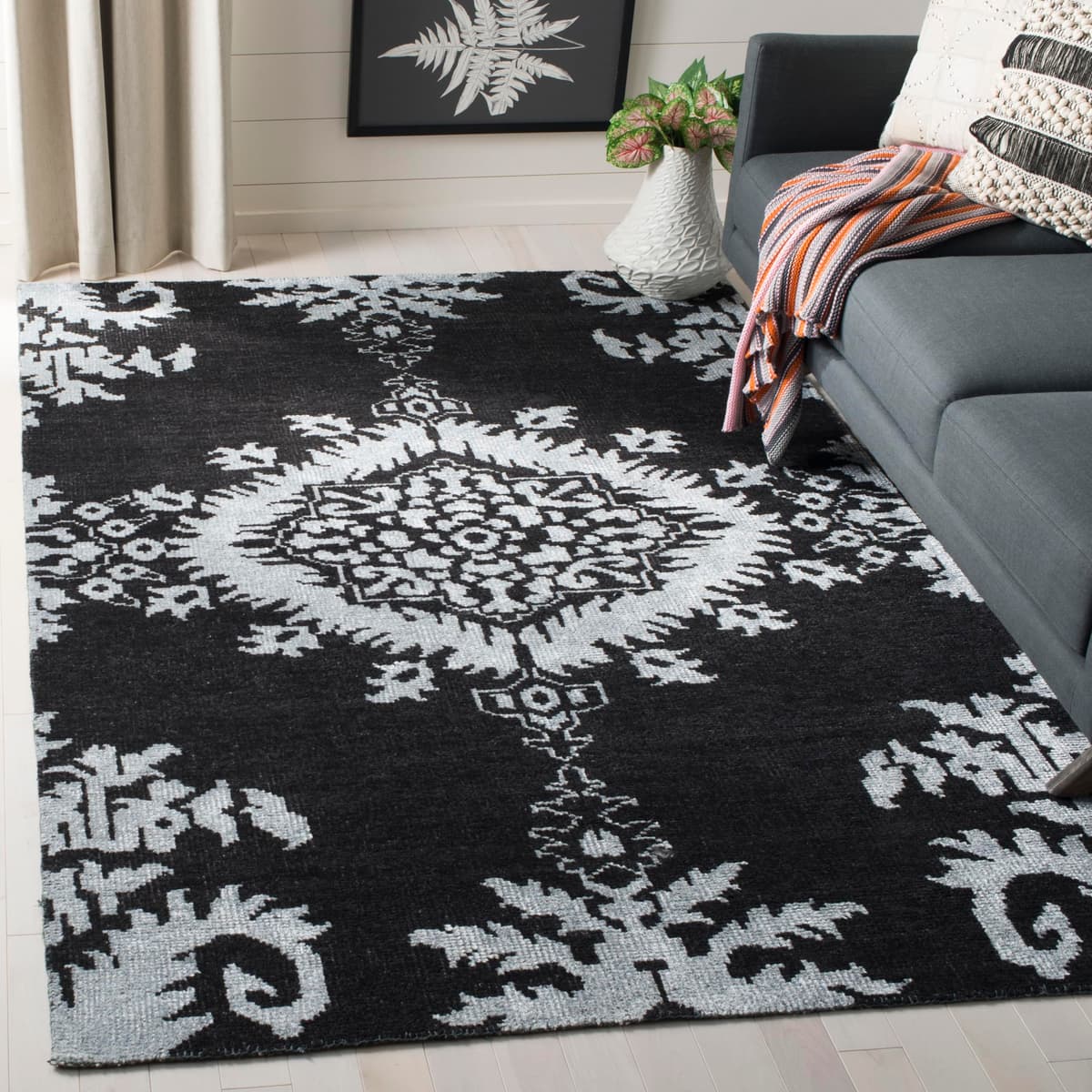 SAFAVIEH Stone Wash Collection Area Rug 5' x 8' Charcoal STW235E-5