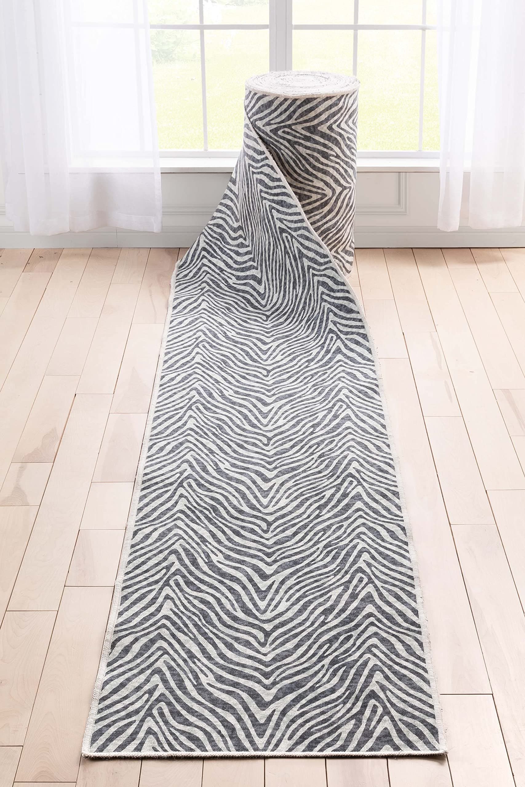Zebra Stripe Grey runner personalizado Well Woven 31" x 40' W-MO-02A-R-31