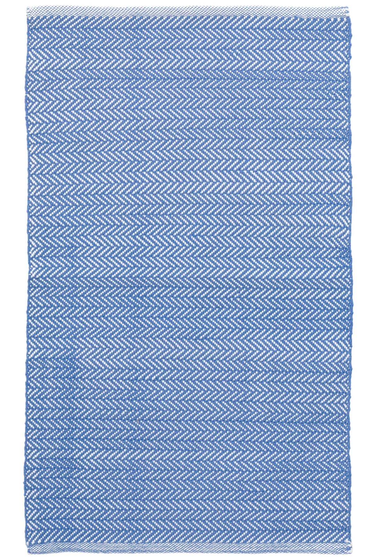 Dash & Albert Herringbone French Blue/White Handwoven Indoor/Outdoor Rug, 7.5 x 9.5 ft, Blue/White Geometric Pattern DA293-810