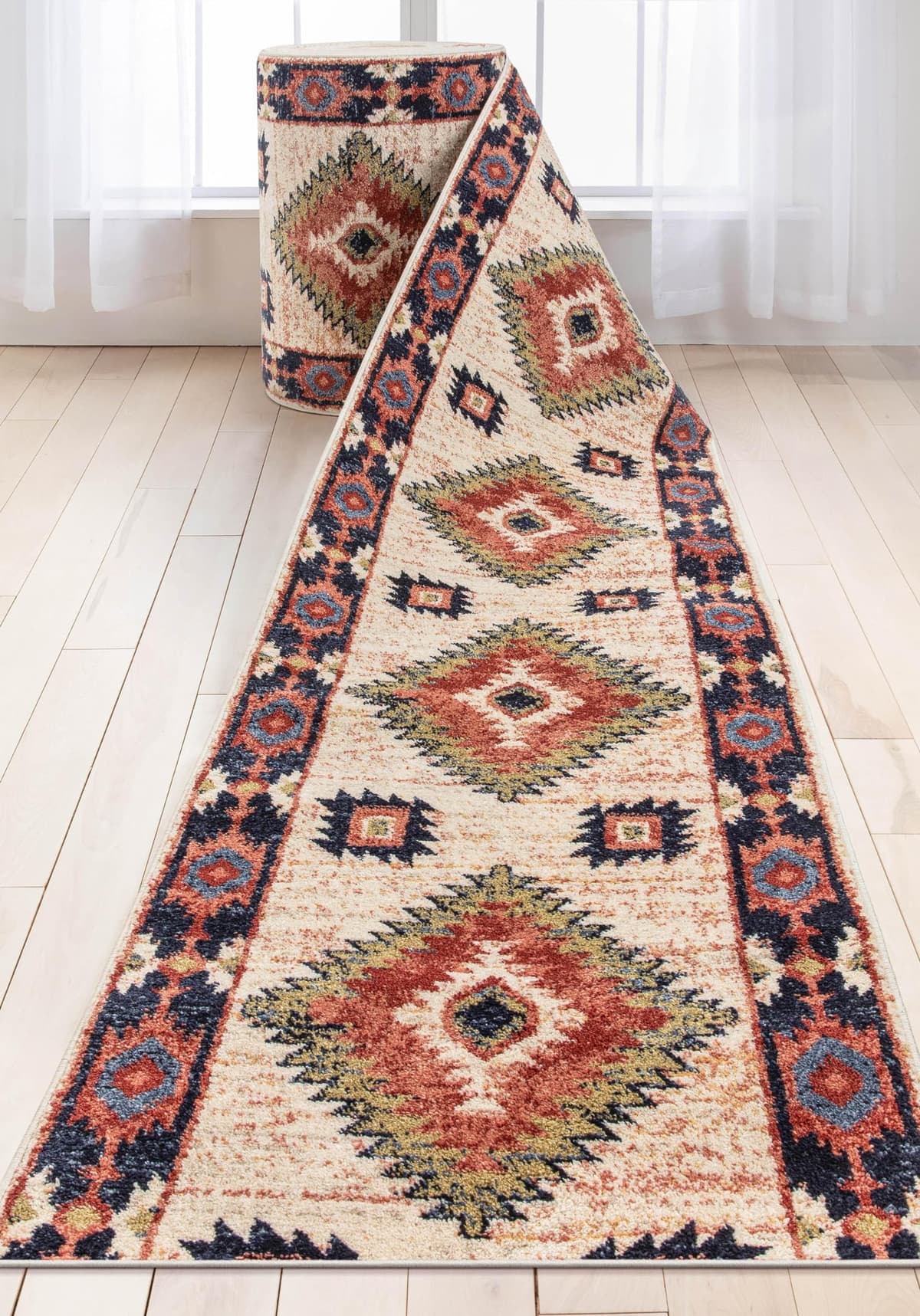 Well Woven Lizette Ivory Runner 26" x 30' - Alfombra de Pasillo Personalizable IHS-P-TU-102-R-30
