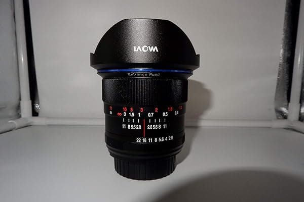 Lente Venus Optics Laowa 0.472 in f/2.8 Zero-D para Nikon F VE1228N
