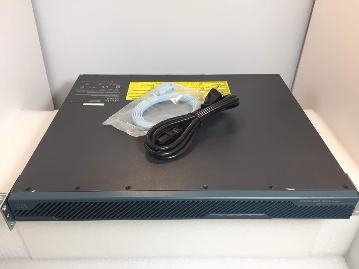 Cisco ASA 5540 Adaptive Security Appliance Firewall Edition - Firewall de seguridad empresarial, alto rendimiento, VPN, inspección profunda, 4GE, escalable, refurbished (ASA5540-BUN-K9-RF)