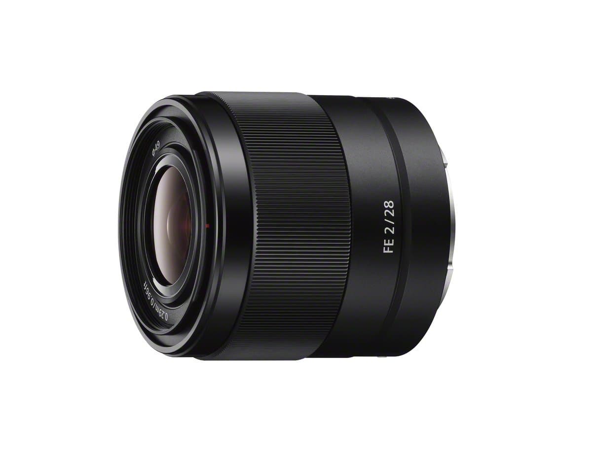 Sony FE 28mm F2 SEL28F20 Lente Gran Angular - Versión Internacional (Sin Garantía) para Cámaras Full-Frame y APS-C E-Mount