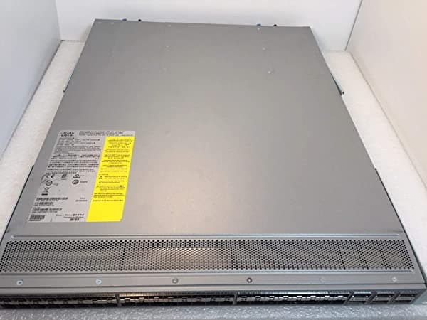 Black Box Network Services Switch de capa 3 Cisco Nexus 93180YC-FX N9K-C93180YC-FX