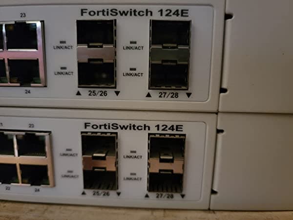 Fortinet - FS-124E - Fortinet FortiSwitch 124E - Interruptor - 24 x 10/100/1000 + 4 x Gigabit SFP - Montaje en rack