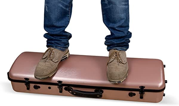 Crossrock Poly Carbon se adapta a violines 4/4, funda de vuelo oblongo antiarañazos en oro rosa (CRF4020OVRG)